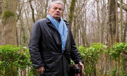 Addio ad Alain Delon: il Mito del Cinema Francese Si Spegne, l’Annuncio Straziante dei Figli