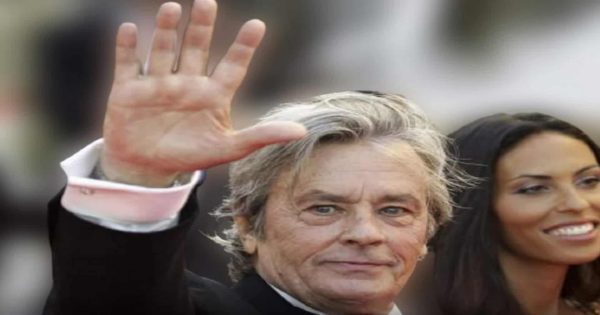 Alain Delon: L'Icona del Cinema Francese tra Successi, Amori e l'Incessante Fascino fino all'Ultimo Atto