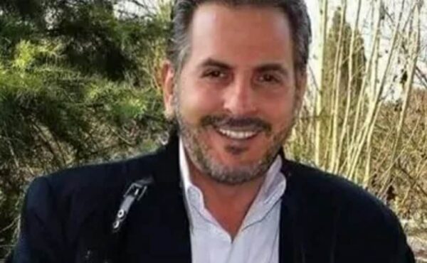 All'improvviso un attacco di tosse e muore