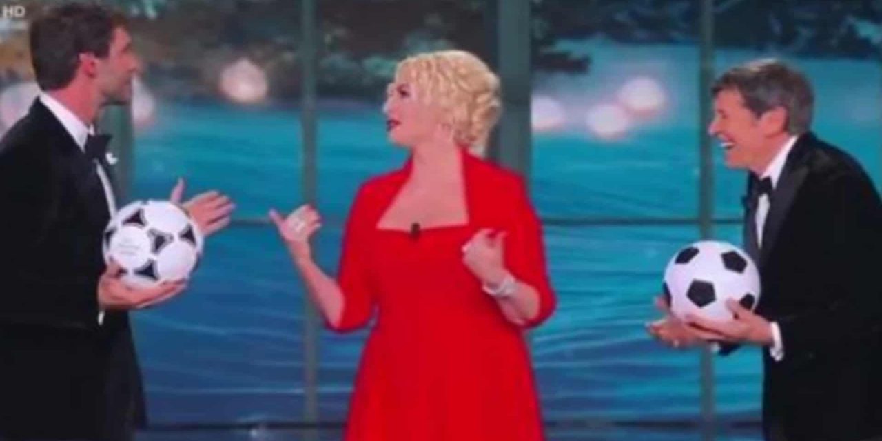 Antonella Clerici, gaffe clamorosa con Morandi e De Martino: la battuta che fa impazzire il web