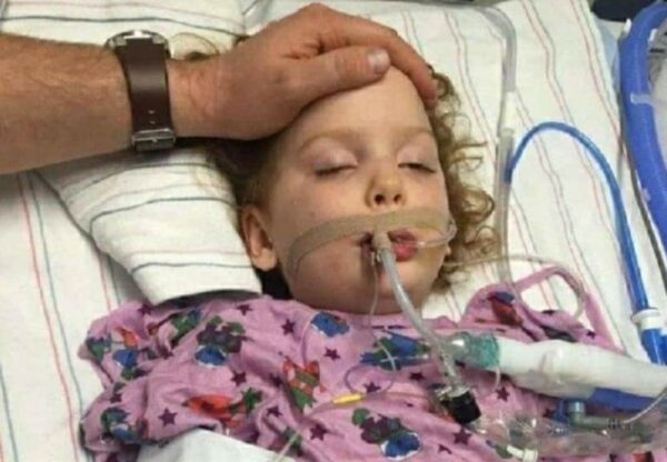 Bimba dichiarata morta si risveglia