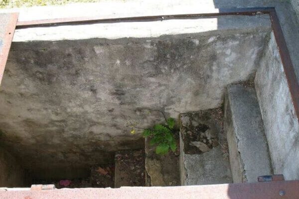 Bimba morta mamma fa costruire tomba apposita per confortarla dai temporali