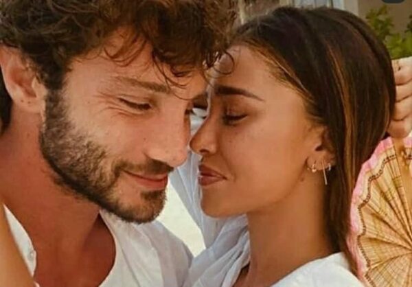 Cicogna in arrivo per Belen e Stefano De Martino e i fans sono impazziti