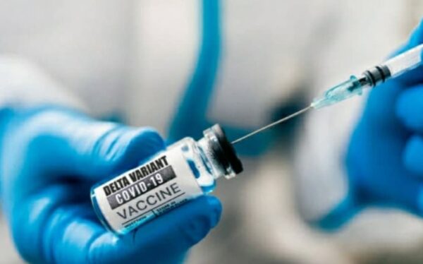 Covid nuova variante Xe Ricciardi con 2 dosi nessuna protezione