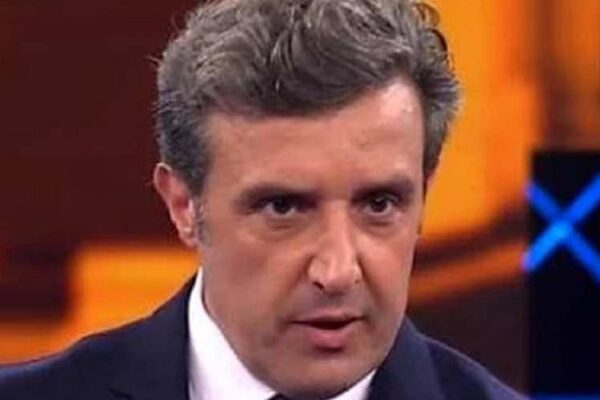 Flavio Insinna a rischio. Teme di perdere il posto in Rai