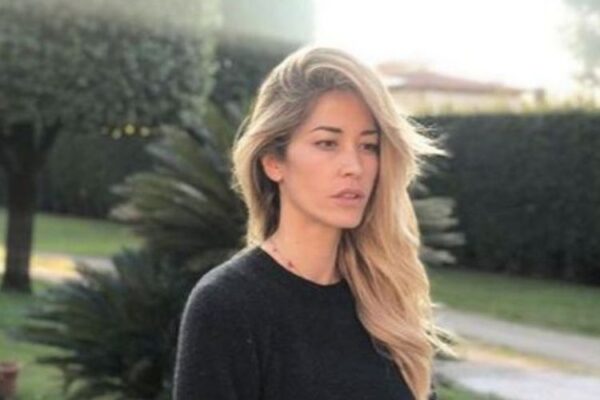 Il figlio di Elena Santarelli gravi insulti sui social