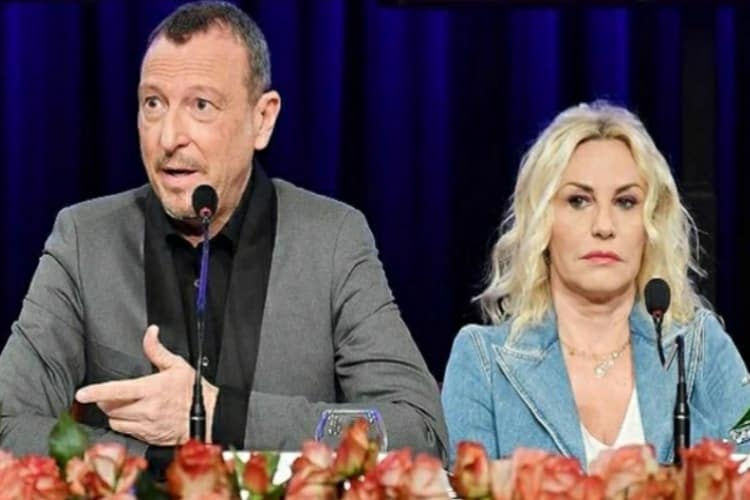 La bella Antonella Clerici al posto di Amadeus al Festival
