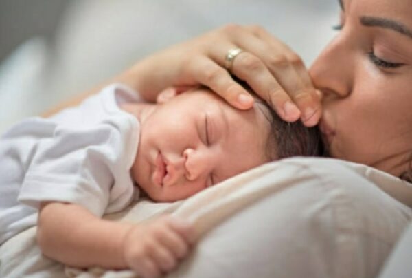 Latte materno, scoperto l’effetto sul cervello dei bambini