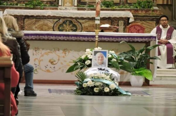 L'ultimo saluto a Giordano Funari