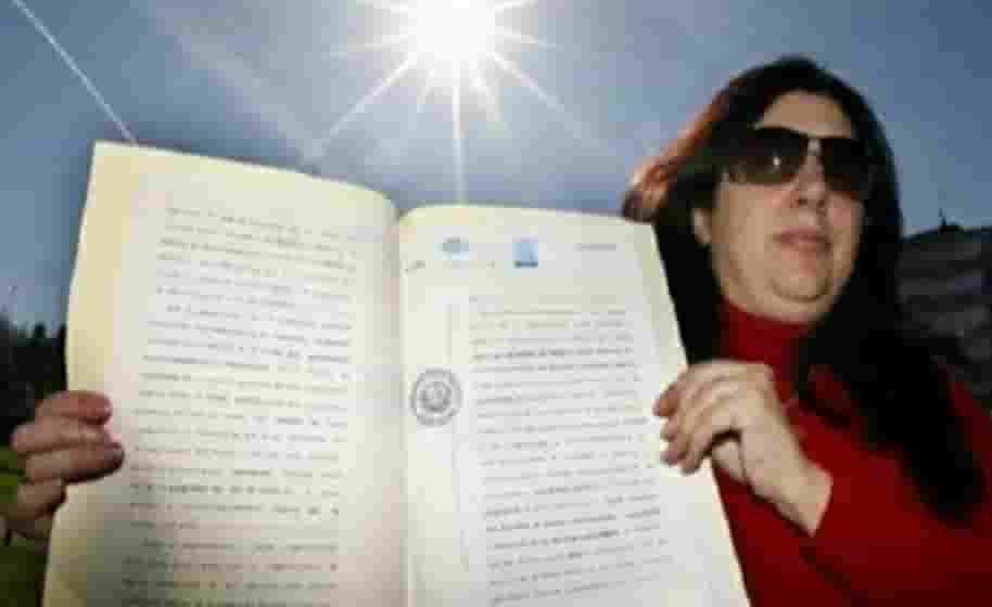 Marìa Angeles Duran: “Sono la proprietaria del sole, pagatemi per usarlo”