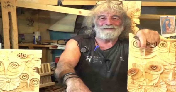 Mauro Corona: "Tradisco mia moglie, la fedeltà è superata. Dopo la malattia di mia figlia, non ho più sogni