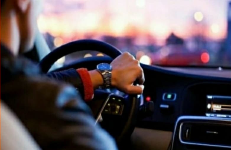 Multa fino a 444 euro, fate attenzione per chi commette questo errore alla guida