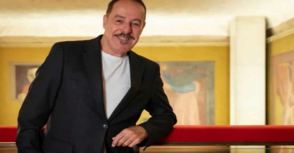 Paura per Massimo Lopez: investito a Roma da un pirata della strada, è caccia al responsabile