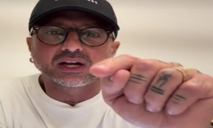 Scoppia la guerra Mediaset–Corona: denuncia e richiesta di stop ai social