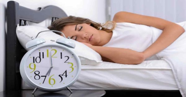 Smetti di Rimandare la Sveglia: Ecco Perché Stai Danneggiando il Tuo Cervello Ogni Mattina.