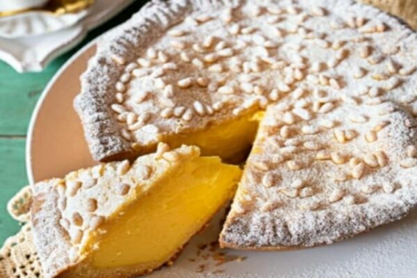 Torta della nonna morbida e gustosa