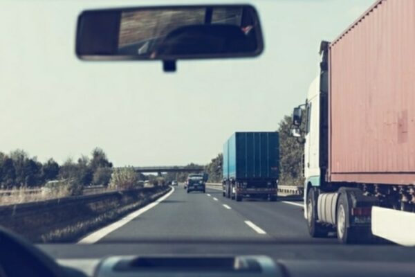 Tragedia al volante un padre eroico salva i figli