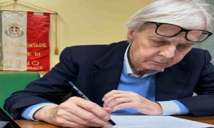 Vittorio Sgarbi in gravi condizioni: il clamoroso rifiuto prima del ricovero