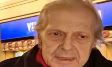 Vittorio Sgarbi ritrovato per depressione: “Mi sento come un treno fermo in una stazione sconosciuta”